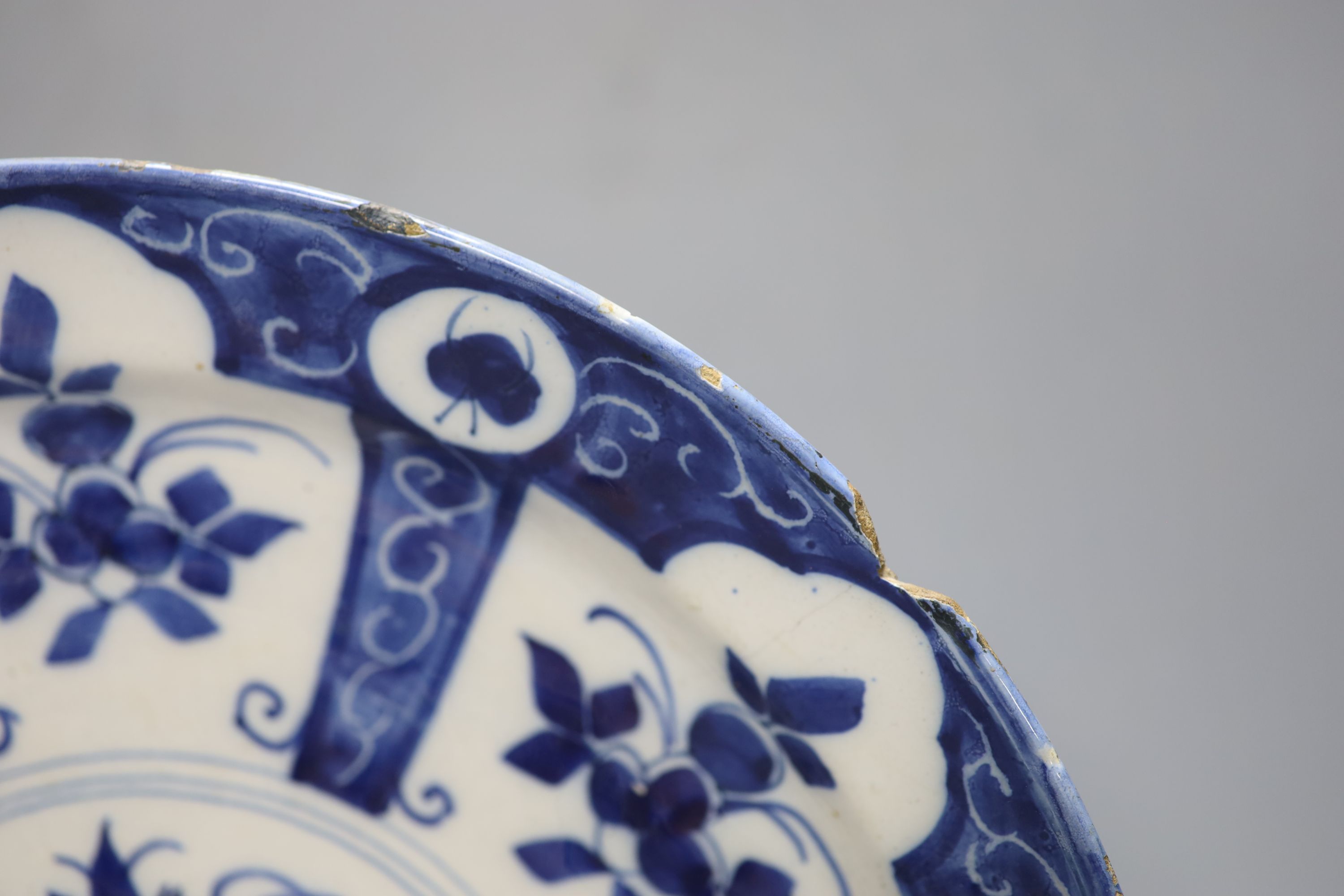 An 18th century Dutch Delft dish, diameter 34cm